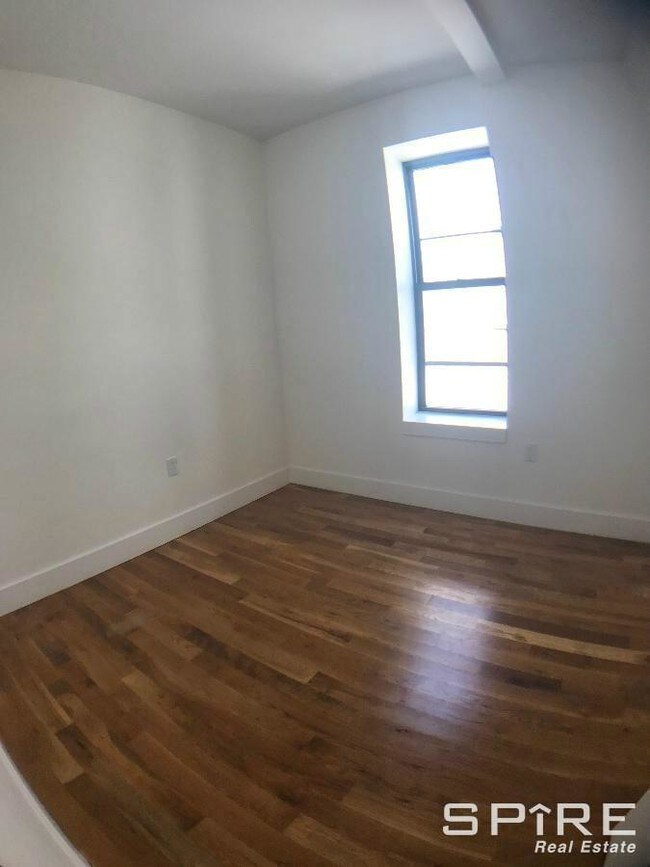 Building Photo - 314 Covert St