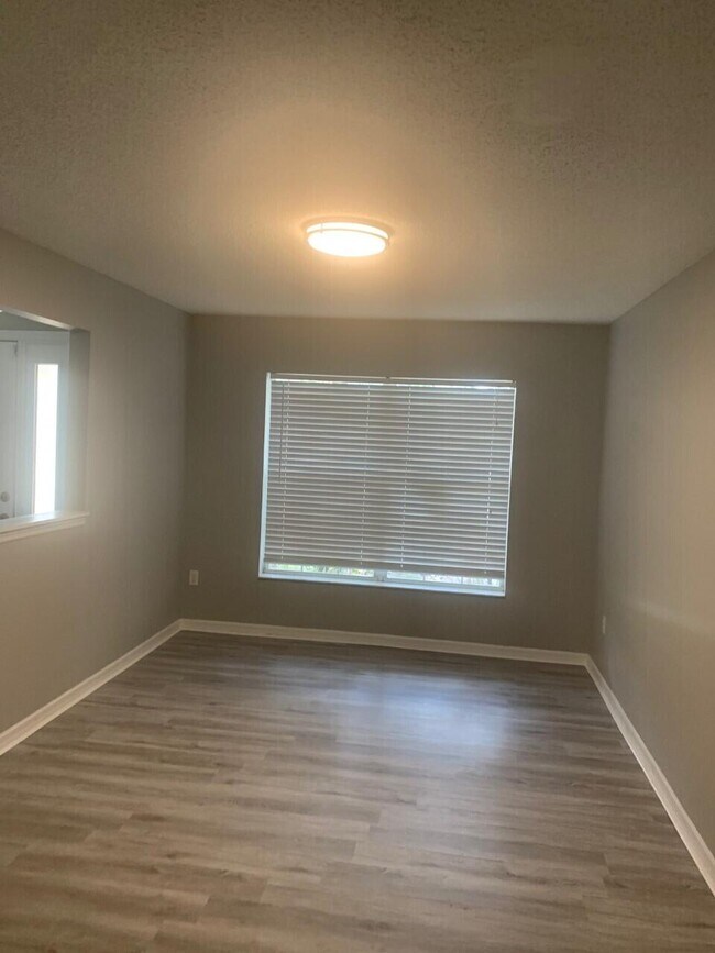 Foto del edificio - 1237 SW Fountain Ave