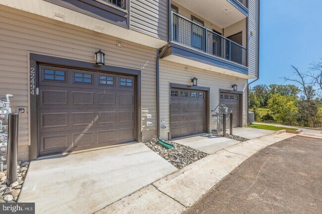 Foto del edificio - 22494 Radford Point Ter