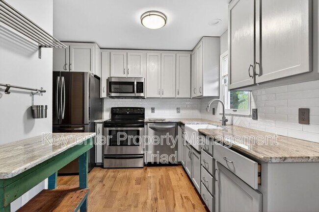 Foto del edificio - 2312 Bonnie Ln