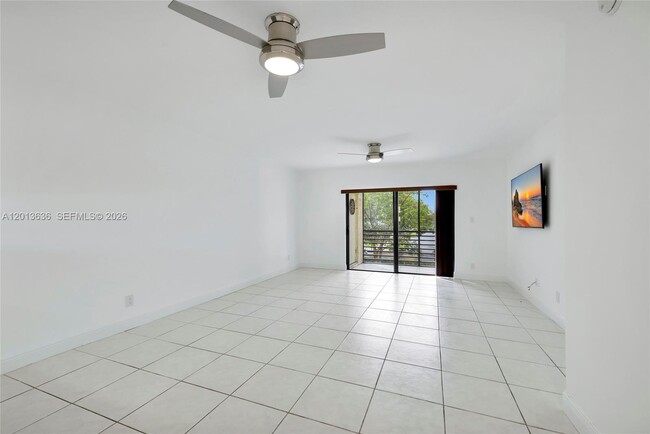 Building Photo - 126 S Cypress Rd