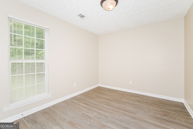 Building Photo - 1101 Overlook Dr