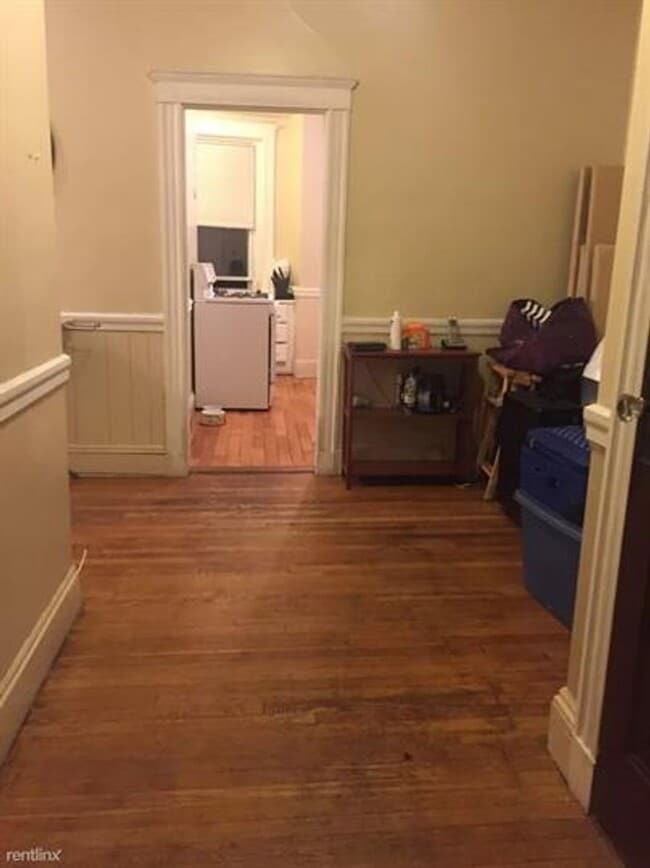 Building Photo - 4 Hancock St