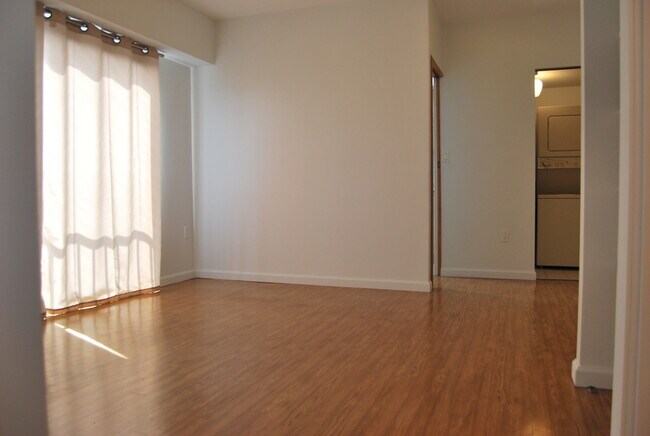 Foto del edificio - 738 Palani Ave. #301