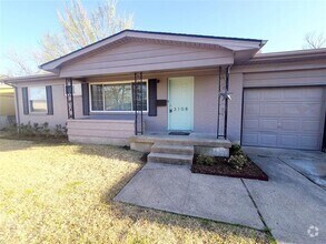 Building Photo - 3108 Mayhew Dr