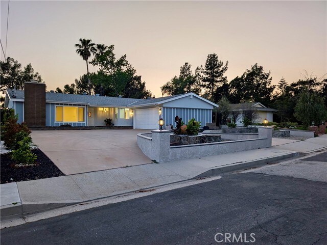 Foto principal - 12319 Woodley Ave