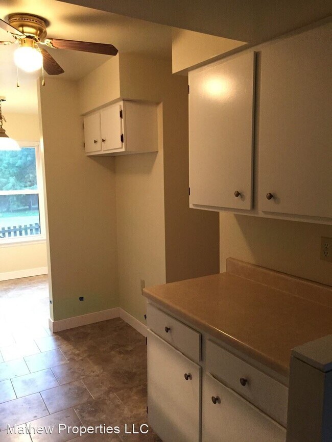 Building Photo - 3 br, 1.5 bath House - 560 Dauphin St.