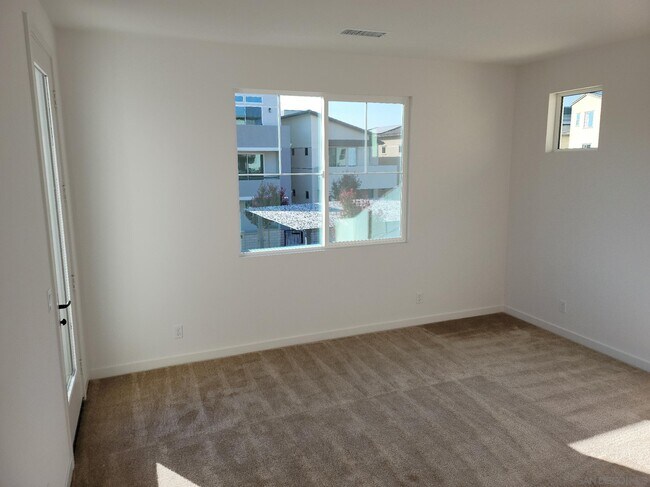 Building Photo - 651 Willows Way