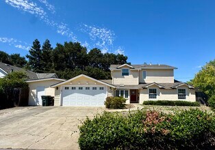 Building Photo - 1450 Meadow Ln