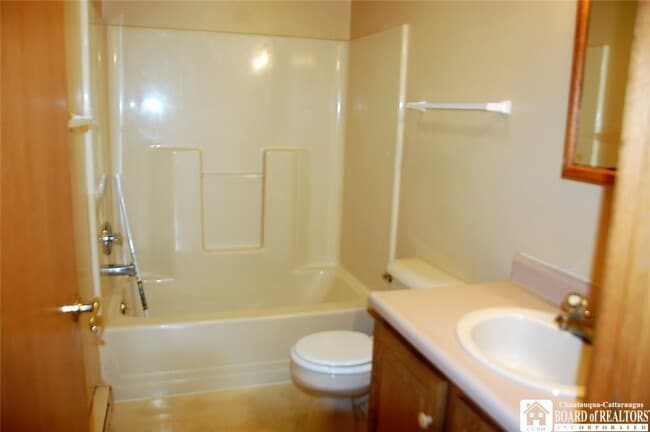 Building Photo - 2656 1/2 Horton Rd