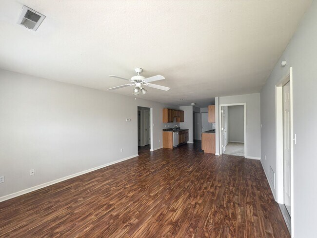 Foto del edificio - 2562-2562 E Morris Dr