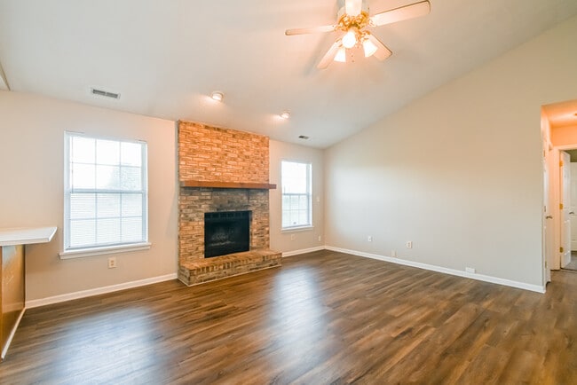 Building Photo - 11813 Shannon Pointe Rd