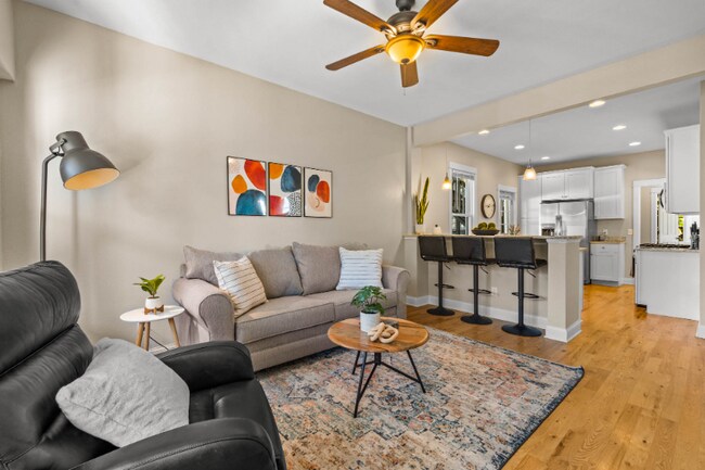 Foto del edificio - 2138 N Hubbard St