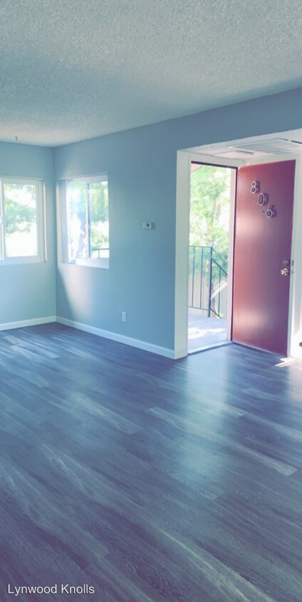 Foto principal - 812 Beelard Dr