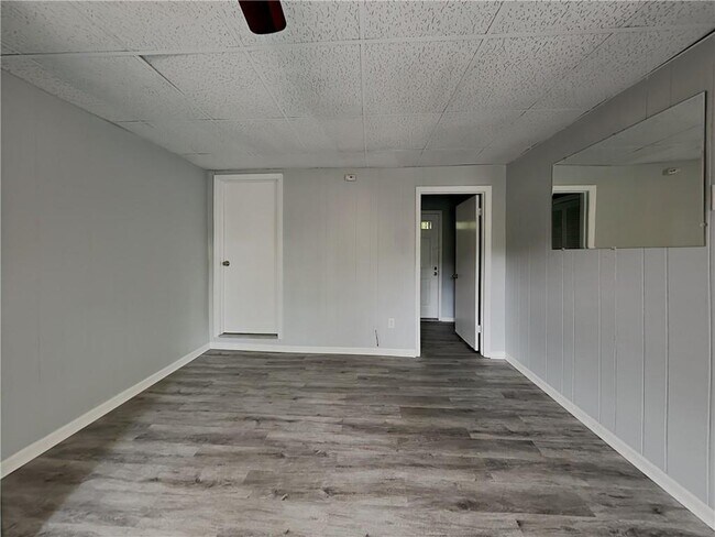 Foto del edificio - 138 Candlelight Ln SW
