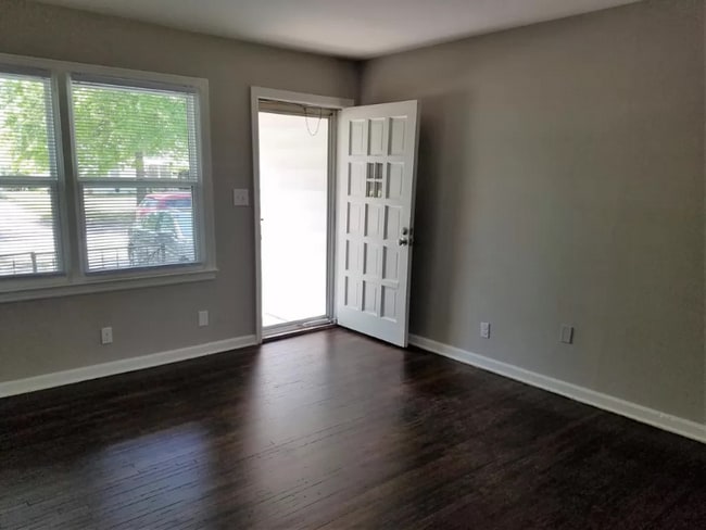 Foto del edificio - 2656 S Ellis St
