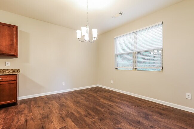 Foto del edificio - 700 Feldwood Ln