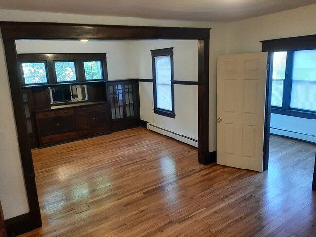 dinning room - 946 Randolph Ave