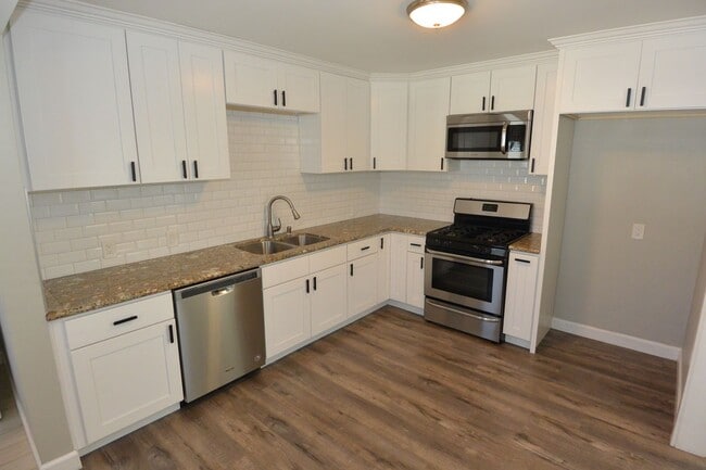 Building Photo - Charming 2 BD + Office, 1 BA Single Family Home, Eastside Costa Mesa