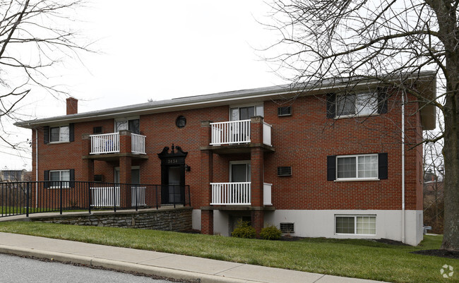 Building Photo - Four Seasons Apartments