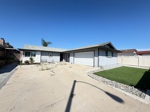 Building Photo - 551 Glencrest Dr
