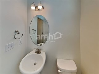 Foto del edificio - 7218 Garrett Ct