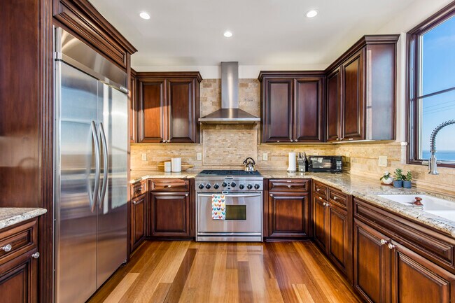 Foto del edificio - 320 33rd Pl