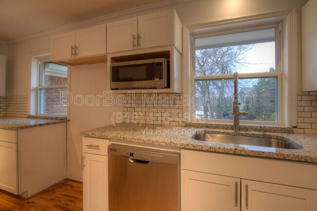Building Photo - 7217 S Columbia Ave