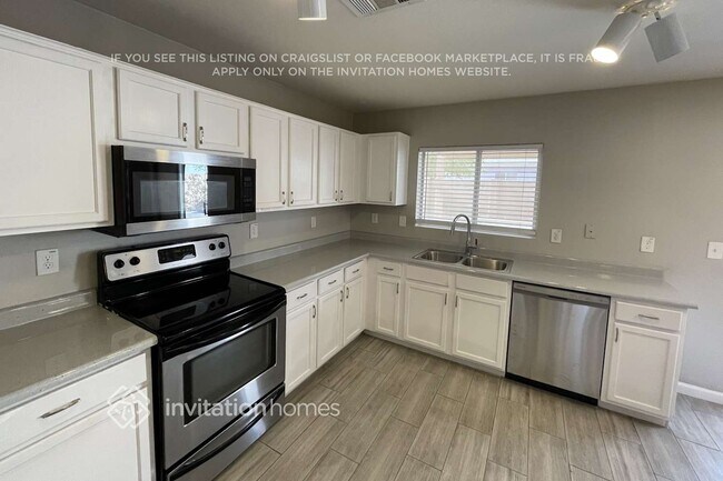 Foto del edificio - 22814 W Pima St