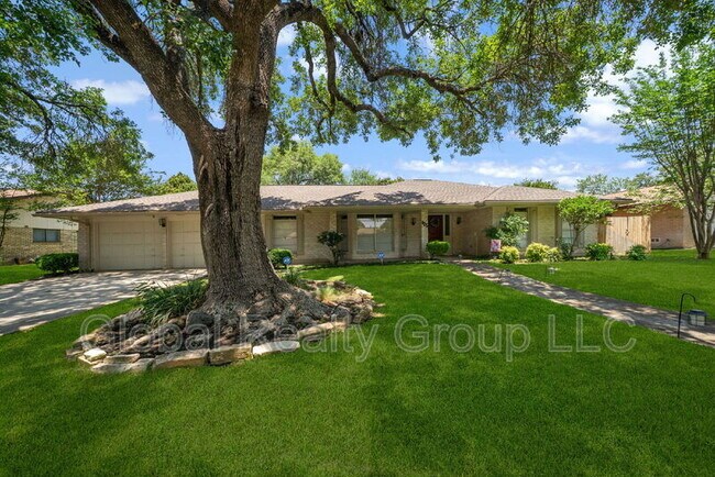 Foto del edificio - 425 Crestwood Dr