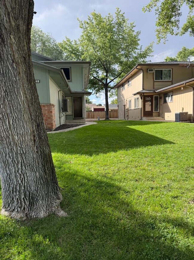 Foto del edificio - 623 Pine Meadows Dr