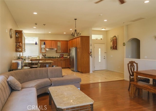 Foto del edificio - 1324 Pinetree Dr