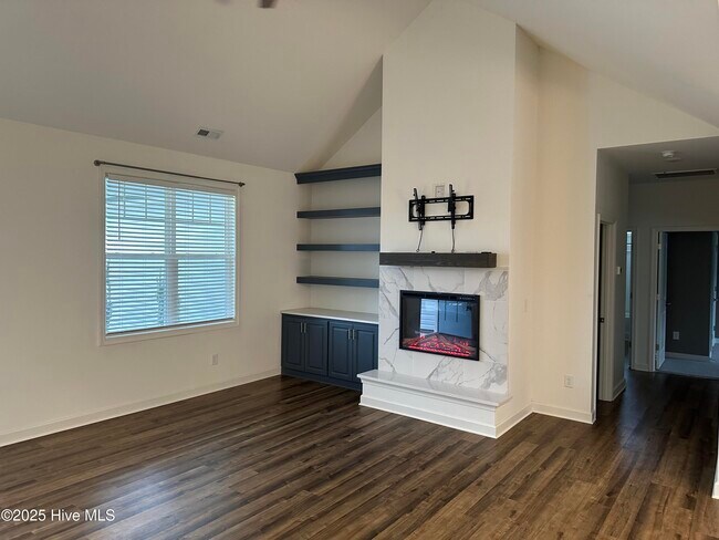 Foto del edificio - 4110 Needham Rd