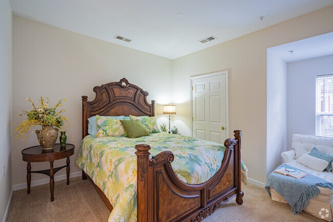 Alexander Heights Luxury Senior Apartments - Fredericksburg, VA