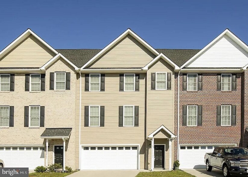 Primary Photo - 125 Brockham Ct