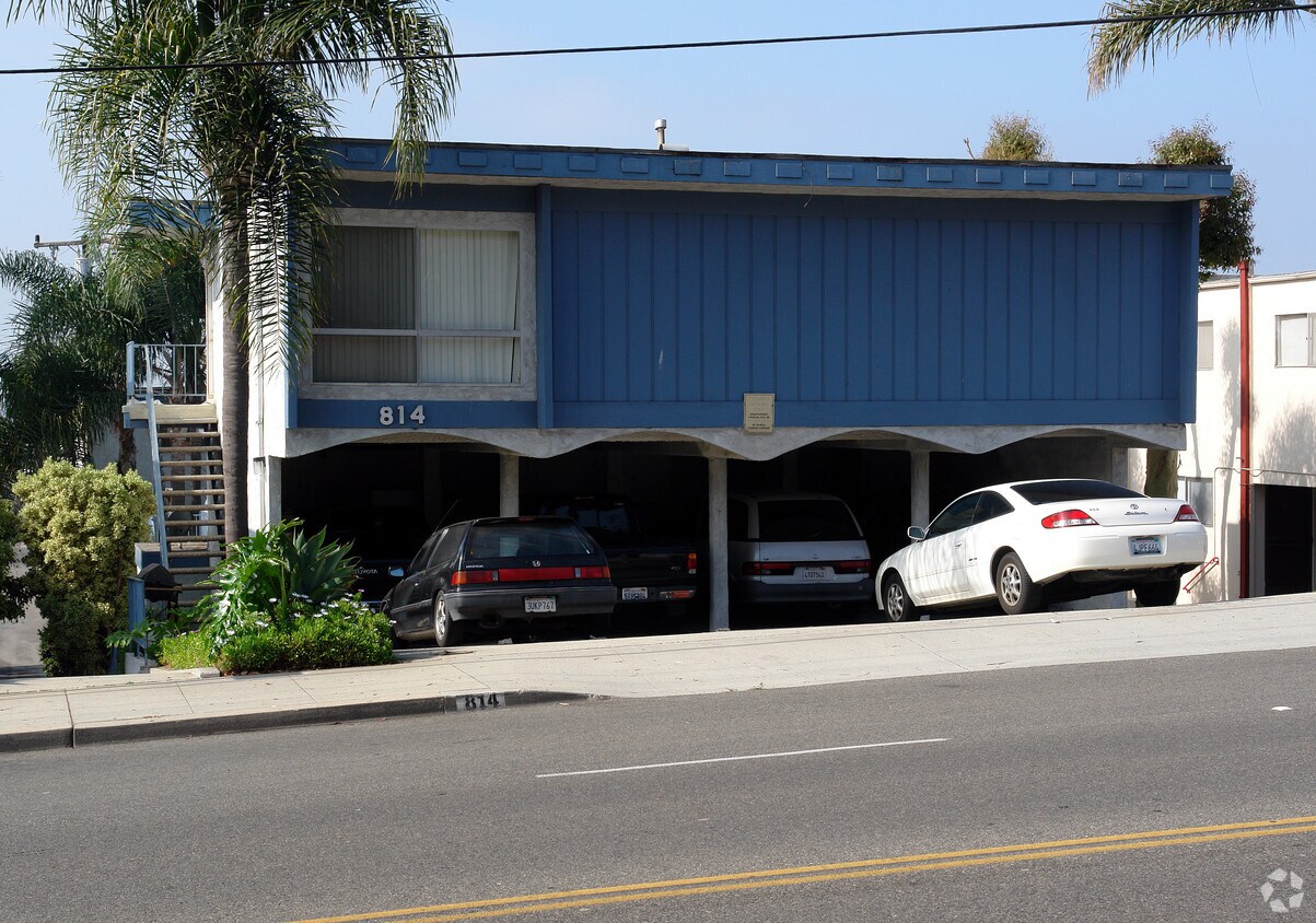 Primary Photo - 814-816 E Grand Ave