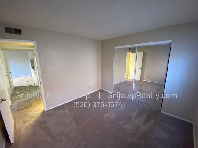 Foto del edificio - **MOVE-IN SPECIAL ** Spacious 2 Bedroom, 1...