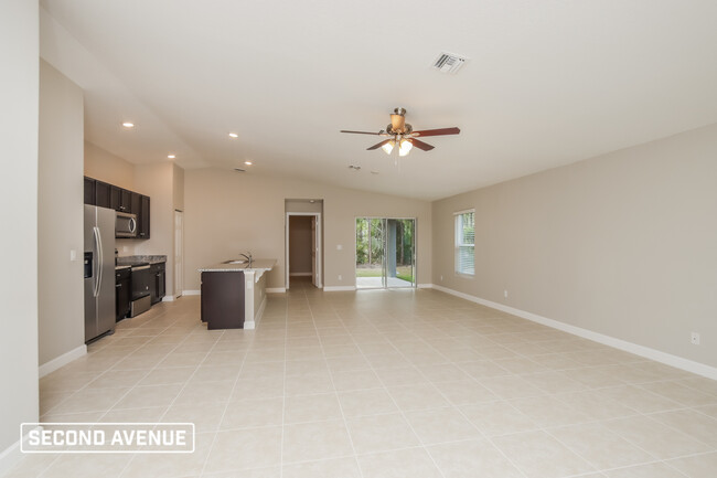 Foto del edificio - 1831 HALLENDALE AVE SW