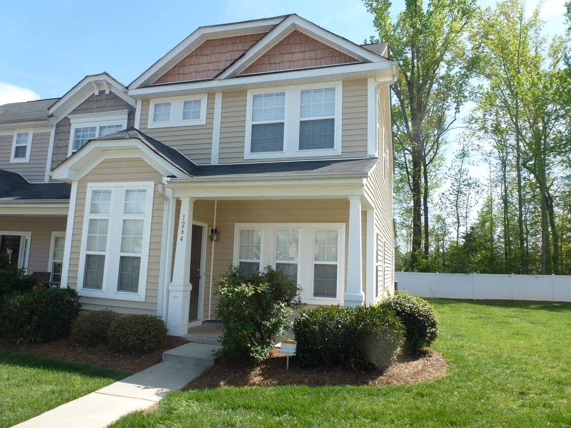 Building Photo - Exclusively Offered by Muse Realty, LLC