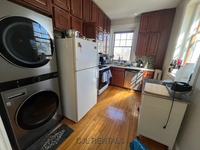 Photo - 169 Washington St Apartment