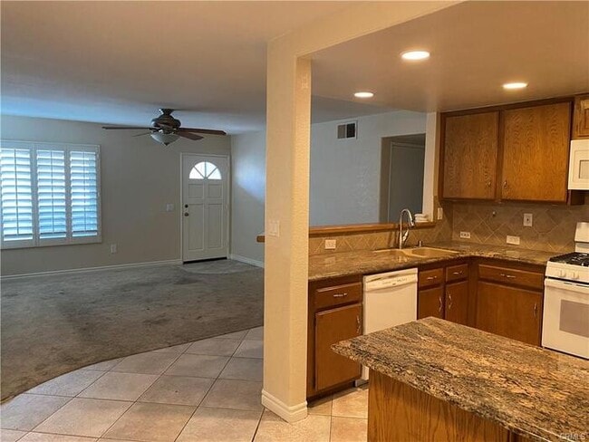 Building Photo - 10430 E Briar Oaks Dr