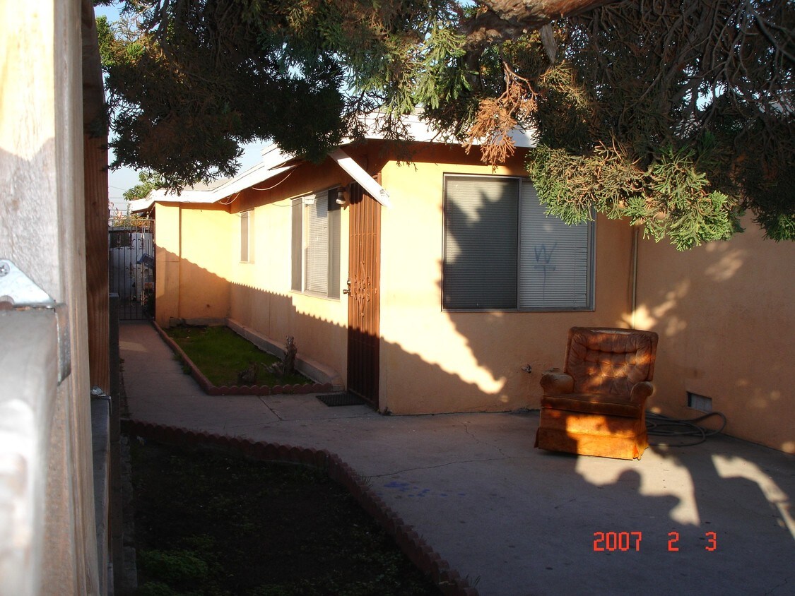 Building Photo - 13767 La Pat Pl
