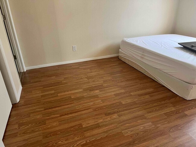 Foto del edificio - 3200 Kepler St NW