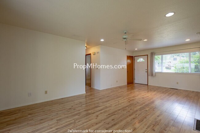 Building Photo - 11585 SW 95th Ave