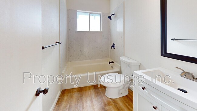 Foto del edificio - 415 Lake Blvd