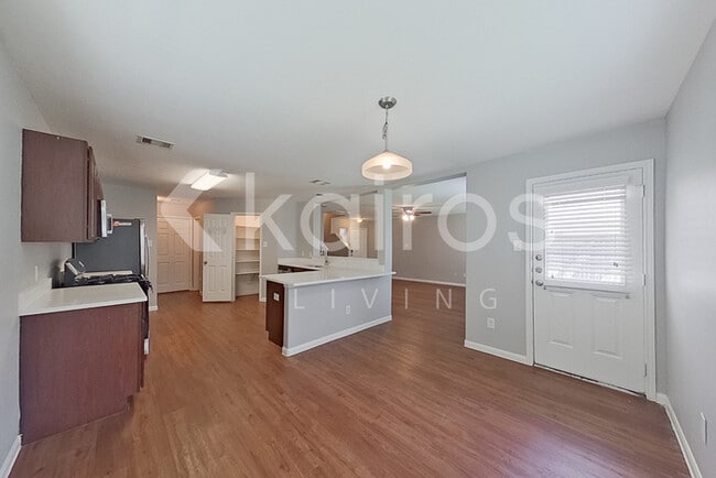 Foto del edificio - 871 Darbydale Crossing Ln
