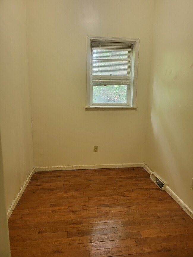 Bedroom 2 - 68 Elm St