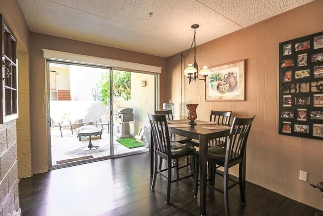 Building Photo - Utilities and great location for a 2 bedro...