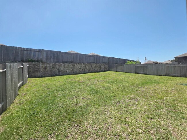 Building Photo - 13824 Rock Island Trl