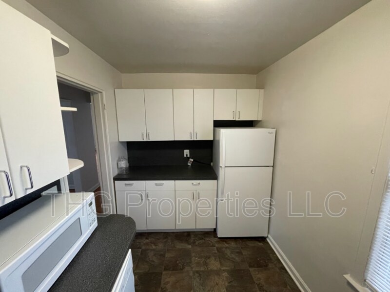 88 Woodland Rd Unit 4, Millburn, NJ 07078 Condo for Rent in Millburn